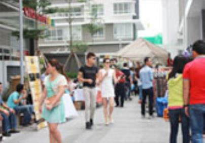 ANIMATED FESTIVAL "WEEKEND SHOPPING" IN SUNRISE CITY