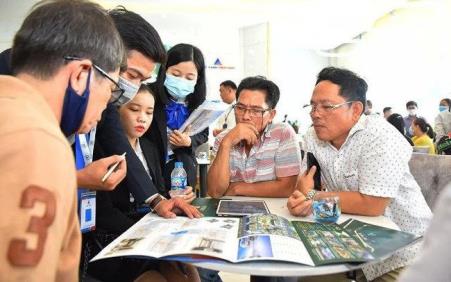 Tâm lý bị dao động, nhưng dòng tiền vẫn “tìm đường” vào bất động sản