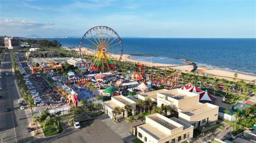 DU LỊCH BÌNH THUẬN THU HÚT HƠN NỬA TRIỆU DU KHÁCH CHỈ TRONG THÁNG 7