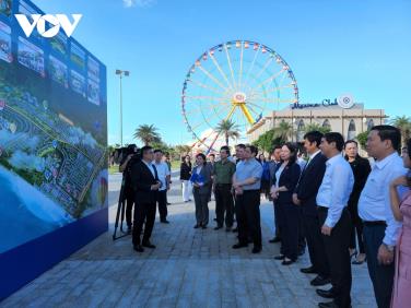 PRIME MINISTER WORKS WITH BÌNH THUẬN, VISITING HOSPITALITY COMPLEX