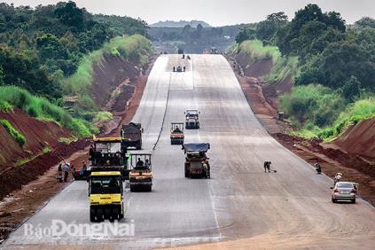 TRÊN CÔNG TRƯỜNG ĐƯỜNG CAO TỐC PHAN THIẾT - DẦU GIÂY
