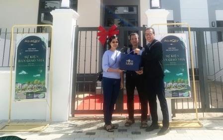 NEW RESIDENTS ARE EXCITED TO ENJOY A FULFILLING LIFE IN THE ECO-URBAN AREA